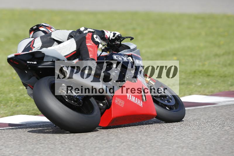/53 16.09.2025 Track Day Domi Aegerter ADR/Gruppe rot/backside